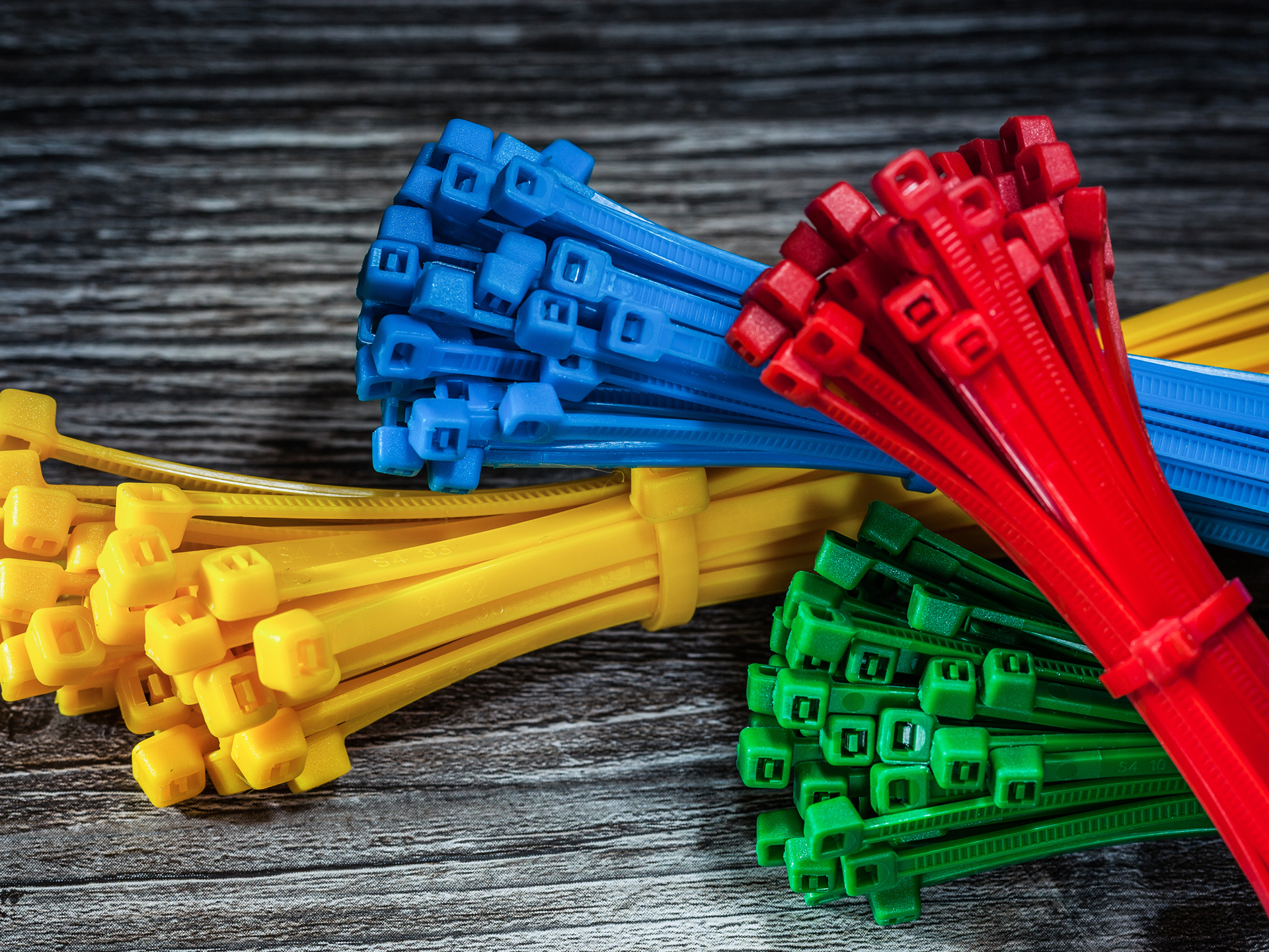 Cable ties for bundling and securing in laboratory, industrial and commercial settings